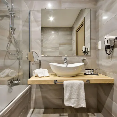 Hotel The British Suites 2*