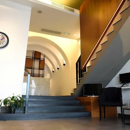 The British Suites 2*